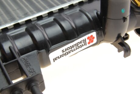 Радиатор охлаждения двигателя van Wezel 37002254