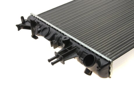 Радиатор охлаждения двигателя van Wezel 37002254