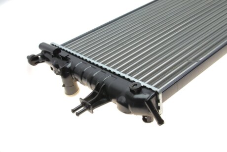 Радиатор охлаждения двигателя van Wezel 37002296