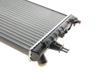 Радиатор охлаждения двигателя van Wezel 37002296