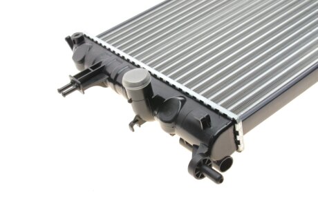 Радиатор охлаждения двигателя van Wezel 37002296