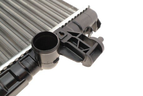 Радиатор охлаждения двигателя van Wezel 37002380