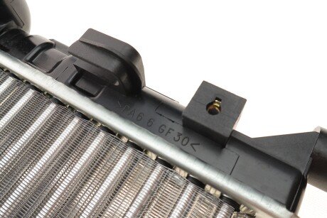 Радиатор охлаждения двигателя van Wezel 37002380