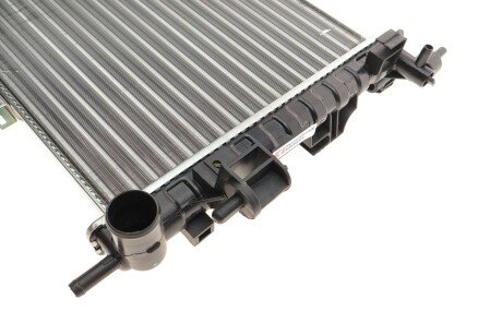 Радиатор охлаждения двигателя van Wezel 37002380