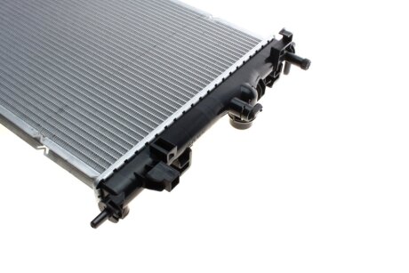 Радиатор охлаждения двигателя van Wezel 37012710