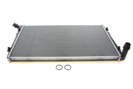 Радіатор охолодження двигуна Van Wezel 58002255