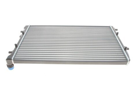 Радіатор охолодження двигуна van Wezel 76002010