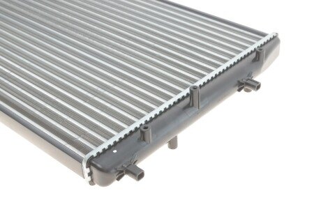 Радіатор охолодження двигуна van Wezel 76002010