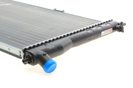 Радиатор охлаждения двигателя van Wezel 81002001