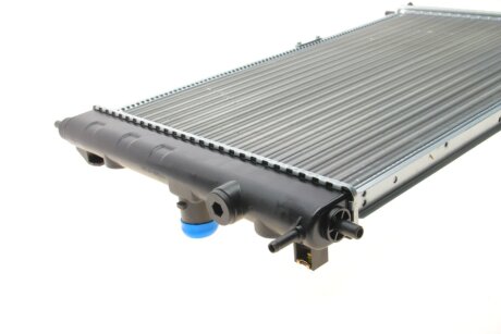 Радиатор охлаждения двигателя van Wezel 81002001