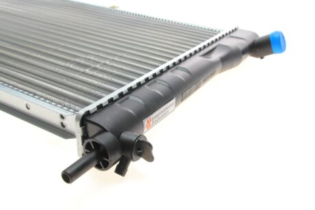 Радиатор охлаждения двигателя van Wezel 81002001