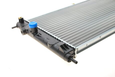 Радиатор охлаждения двигателя van Wezel 81002001