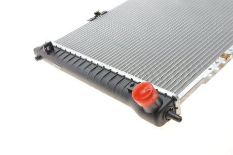 Радіатор охолодження двигуна van Wezel 81002066