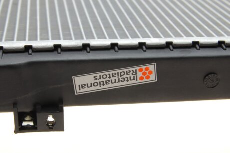 Радіатор охолодження двигуна van Wezel 81002135