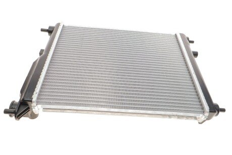 Радіатор охолодження двигуна van Wezel 82002099