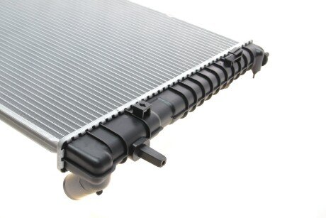 Радиатор охлаждения двигателя van Wezel 82002210