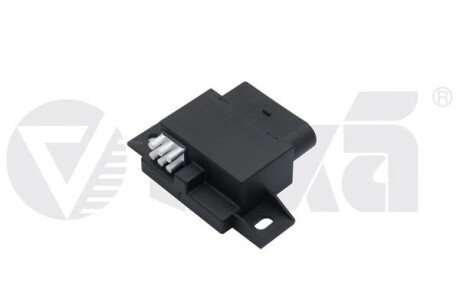 Блок управління паливним насосом vika 99061830901 на Ауди А4 б8