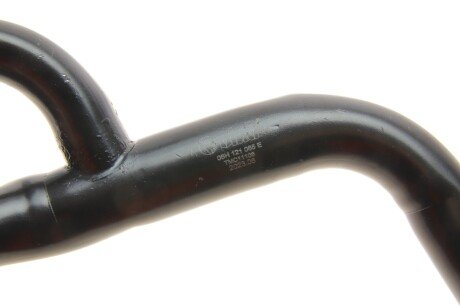 Патрубок системи охолодження vika 11211800901