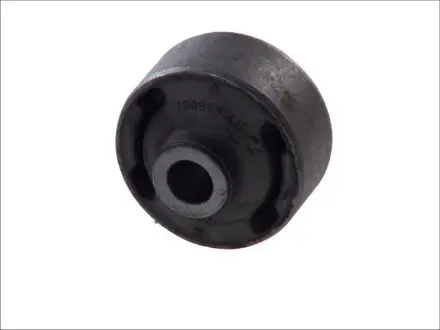 Сайлентблок переднього важеля Yamato J45042BYMT